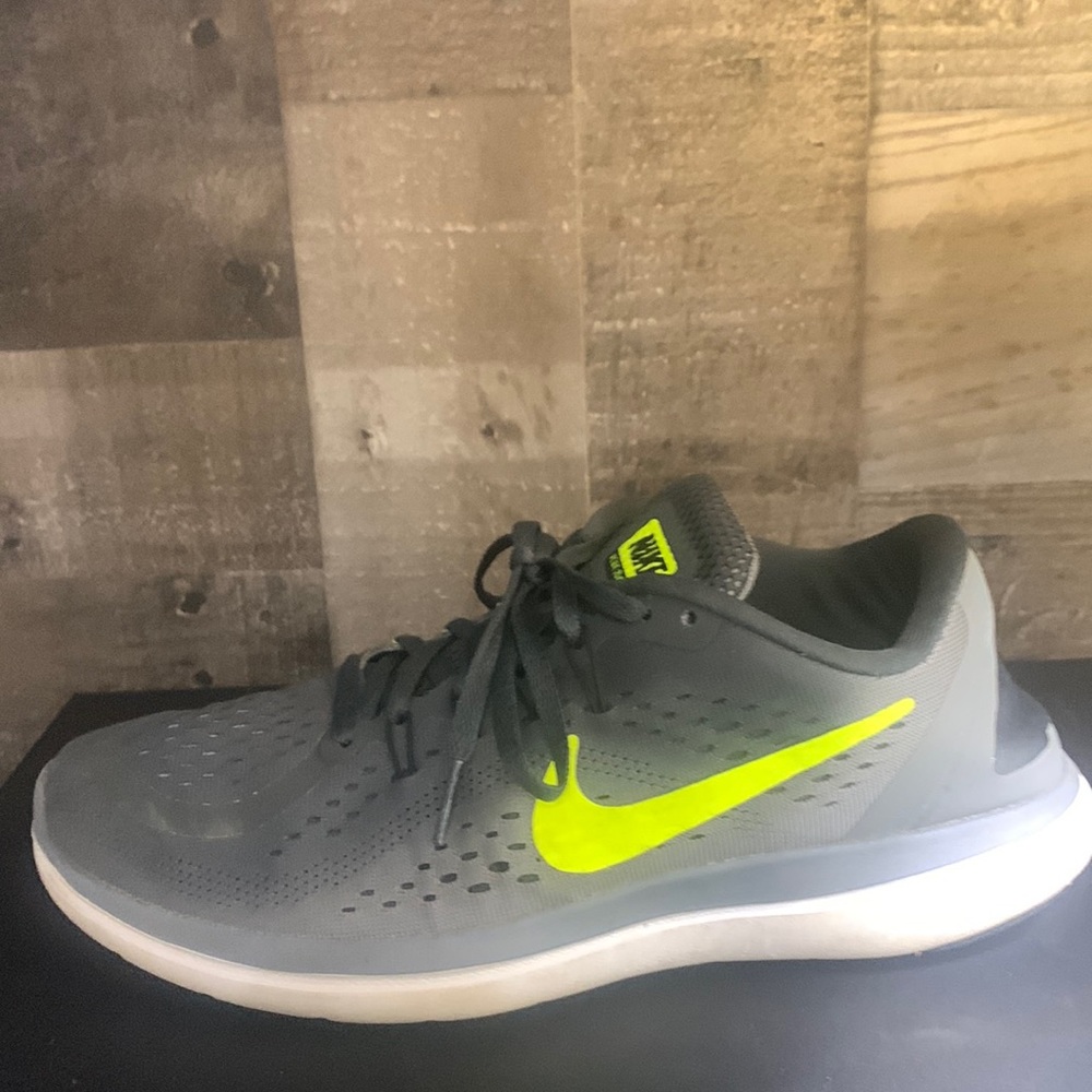 Nike flex 2017 RN runner shoe size 8.5